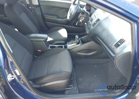 2018 Kia Forte Lx z USA, uszkodzony, nr VIN 3KPFK4A70JE221811